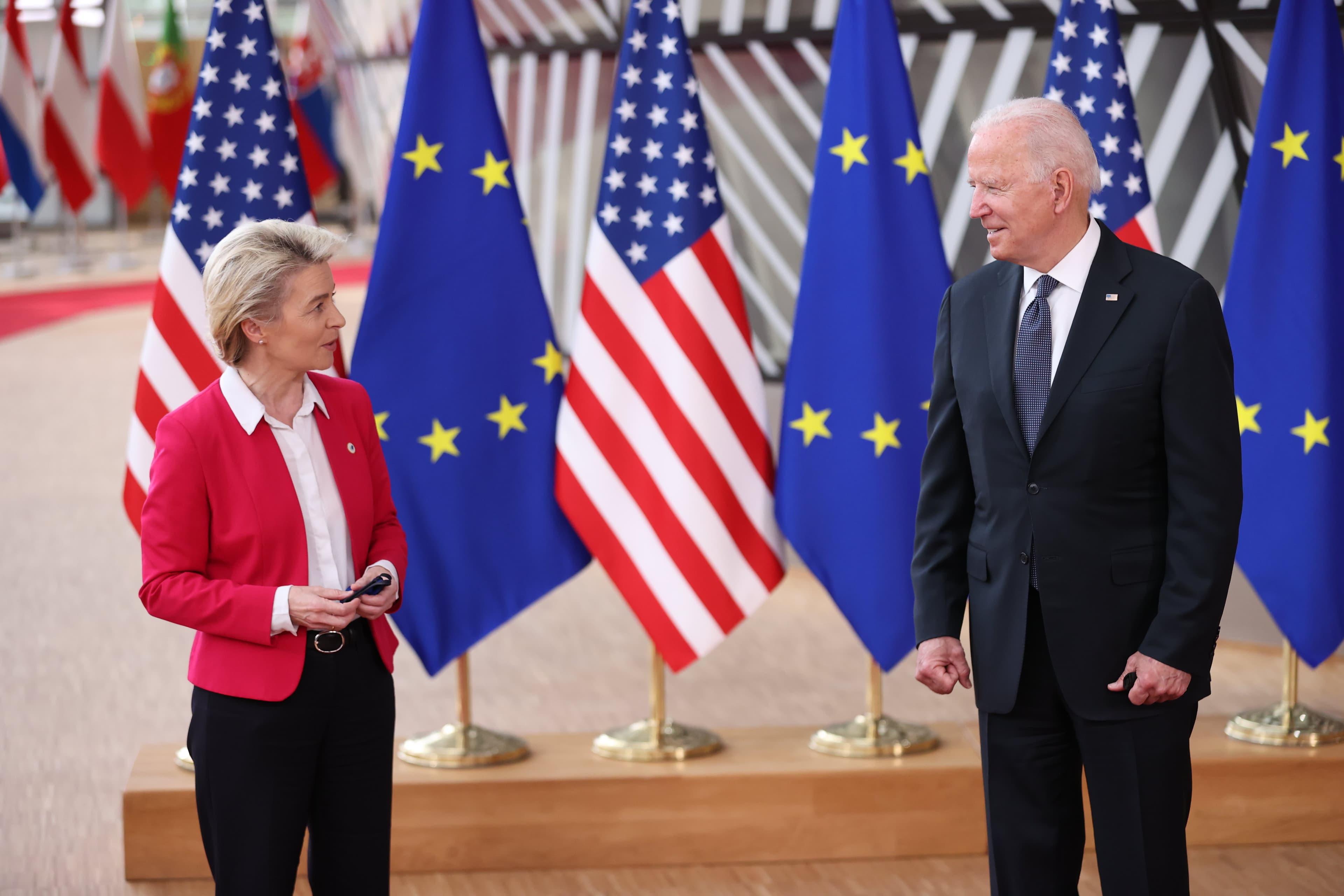 Detecting Differences: Biden's AI Executive Order vs EU's AI Act Detecting Differences: Biden's AI Executive Order vs EU's AI Act